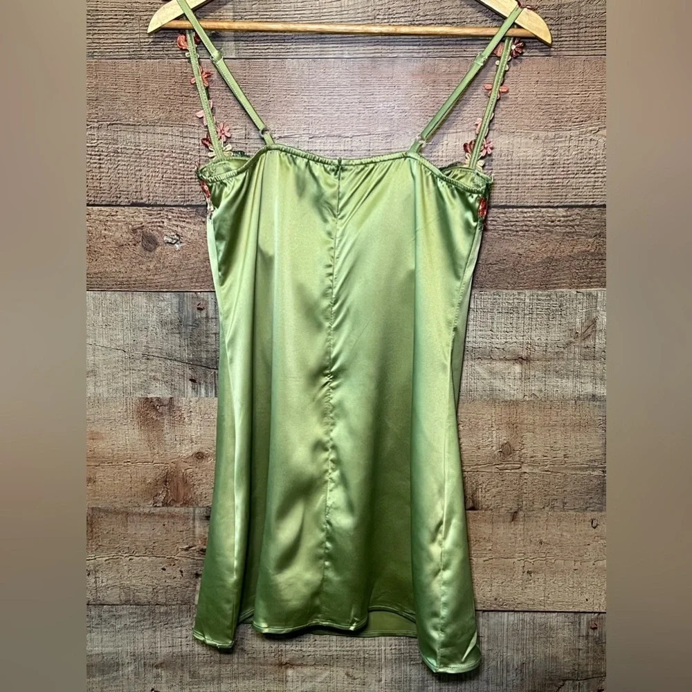 🌻 Y2K Spaghetti Strap Green Mini Dress Embroidered Floral Appliqué size Small - Picture 2 of 7